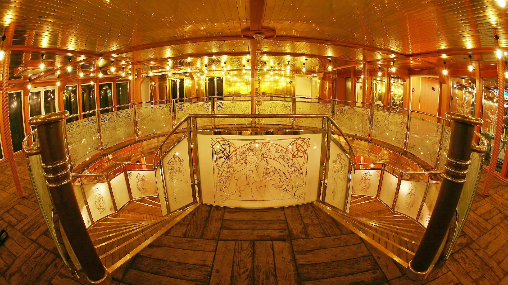 Vintage Luxury Yacht Hotel Yangon Botel