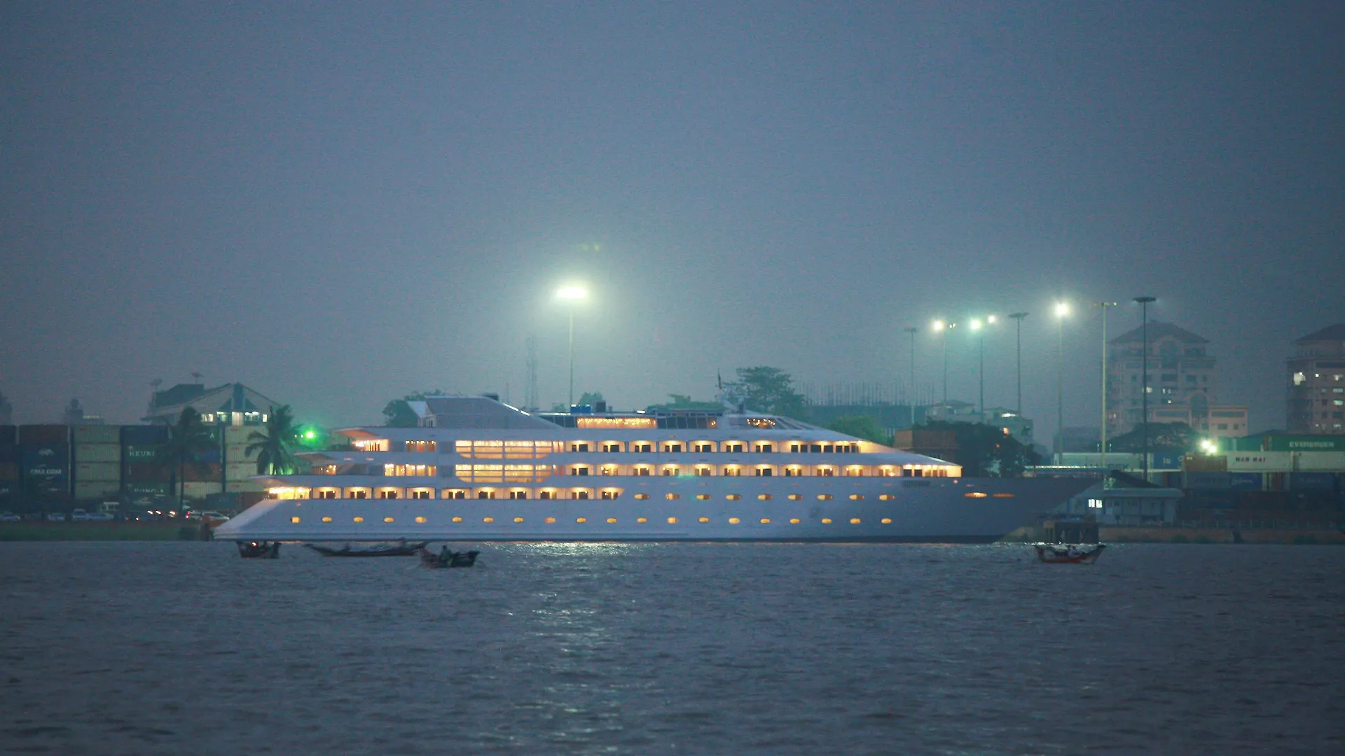 Vintage Luxury Yacht Hotel Yangon 4*,  Myanmar