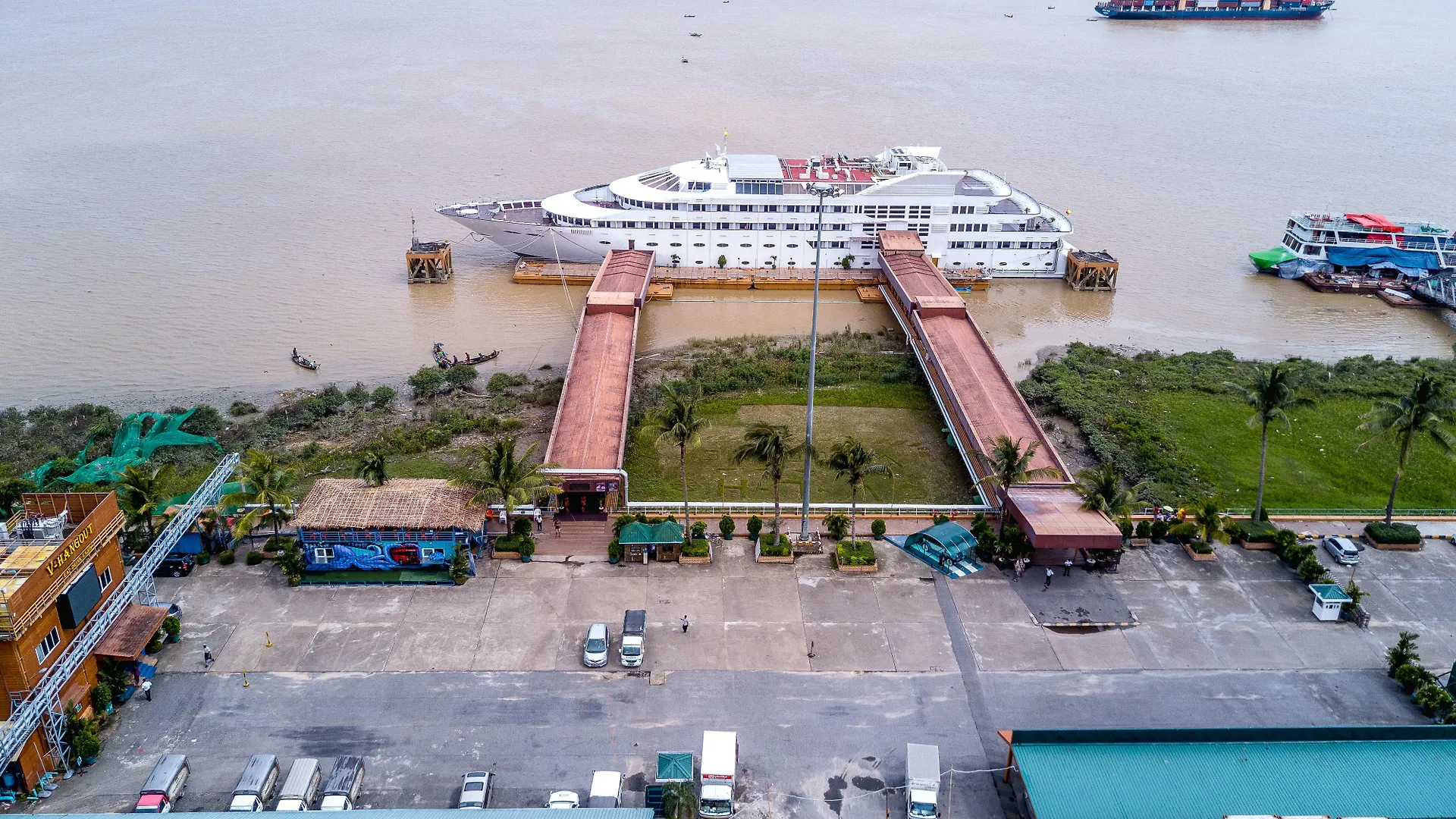 Vintage Luxury Yacht Hotel Yangon