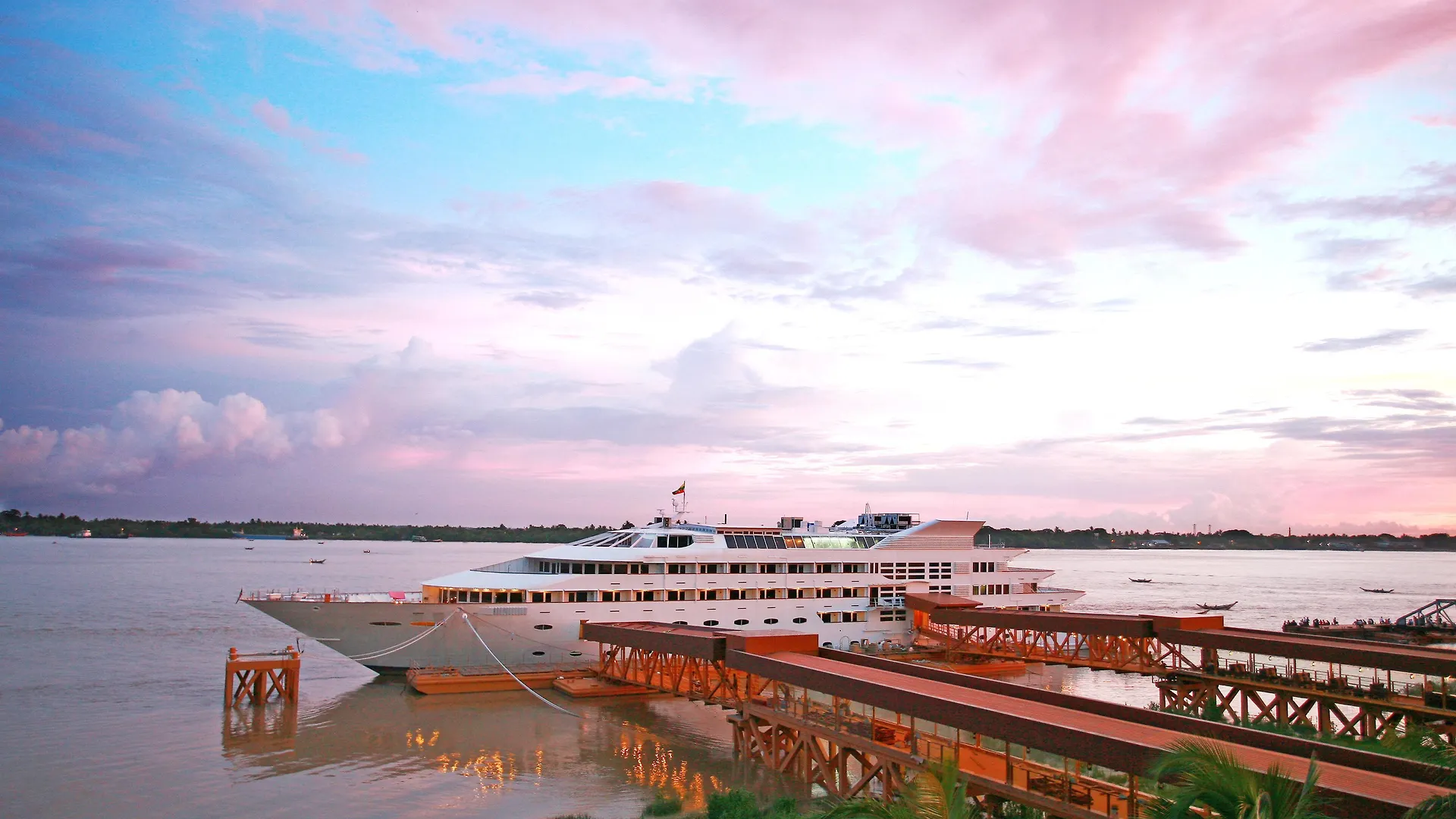 Vintage Luxury Yacht Hotel Yangon
