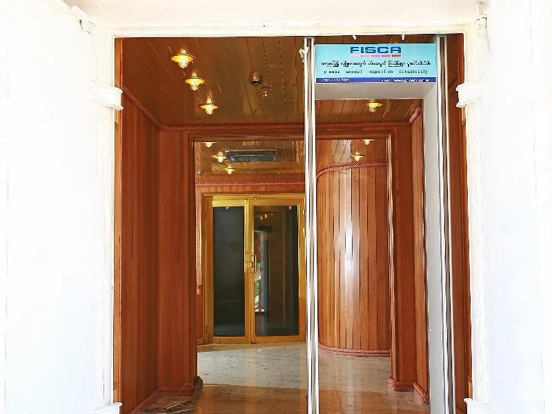 Botel Vintage Luxury Yacht Hotel Yangon
