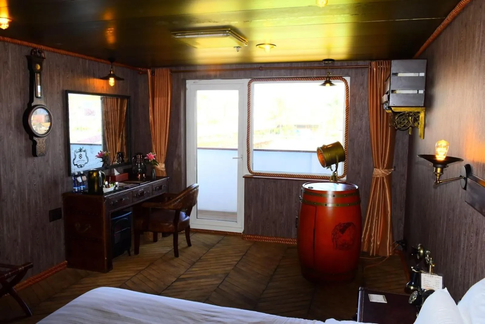 Vintage Luxury Yacht Hotel Rangún Myanmar