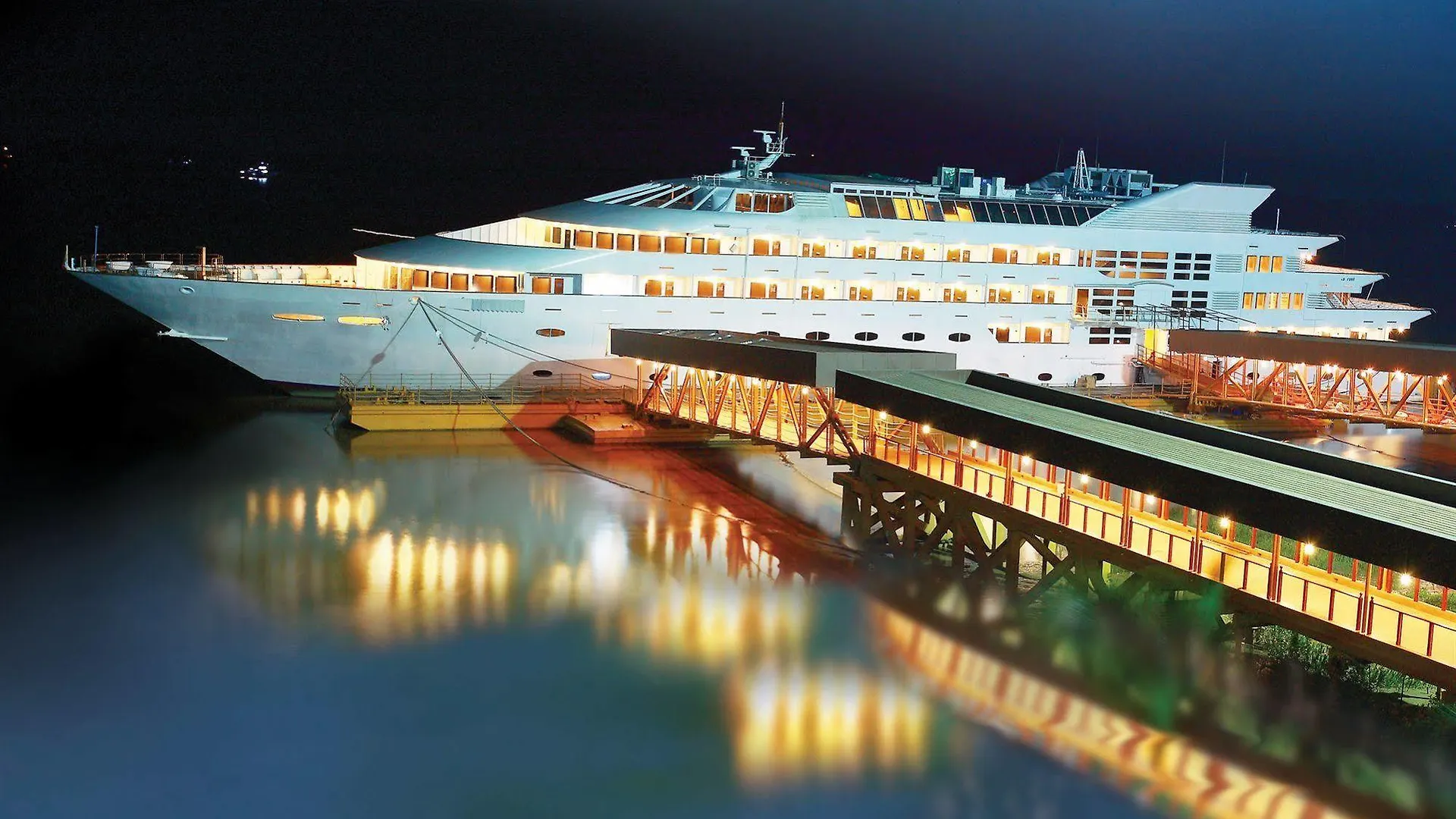 Vintage Luxury Yacht Hotel Yangon