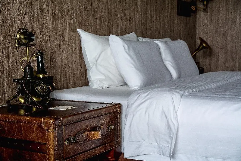 Vintage Luxury Yacht Hotel Rangún